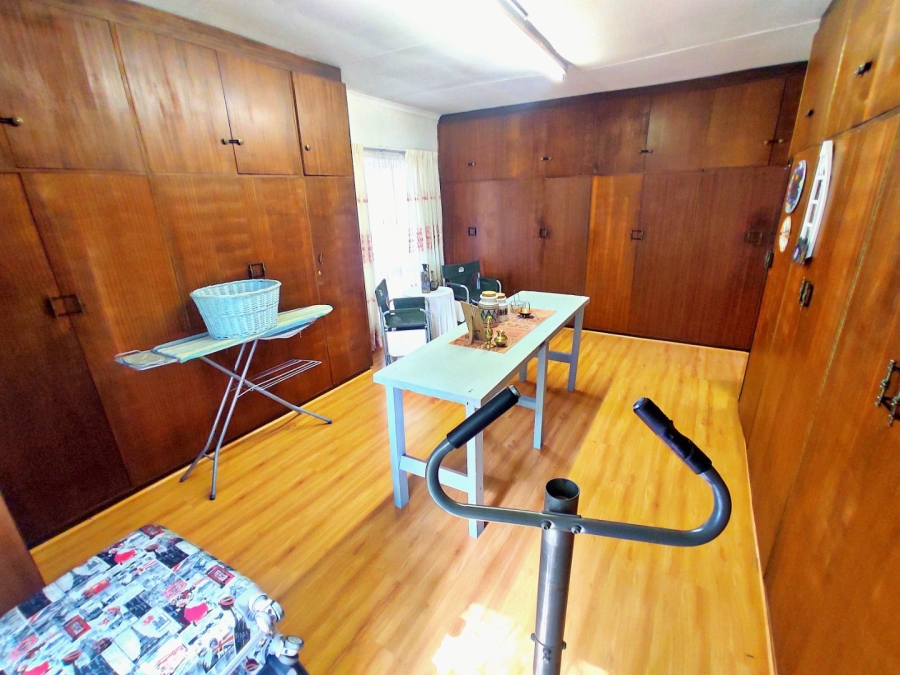 5 Bedroom Property for Sale in Sasolburg Ext 4 Free State